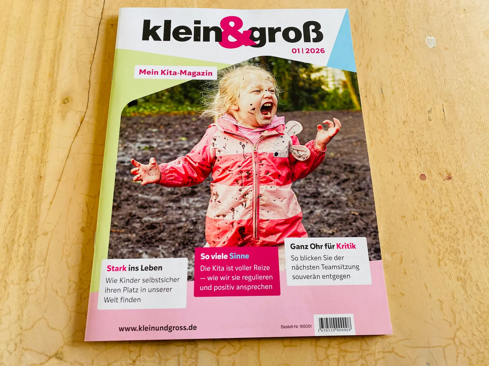 Titelseite des Fachmagazins „klein&groß“, Ausgabe 1/2026